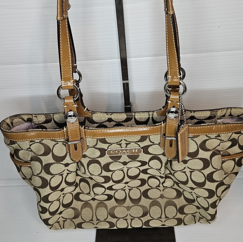 Coach Brown Signature Gallery Tote – Medium Canvas & Leather – Tan – Zip - Picture 2 of 16